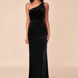 AZAZIE ARGAN
Black A-Line One Shoulder Pleated Velvet Dress